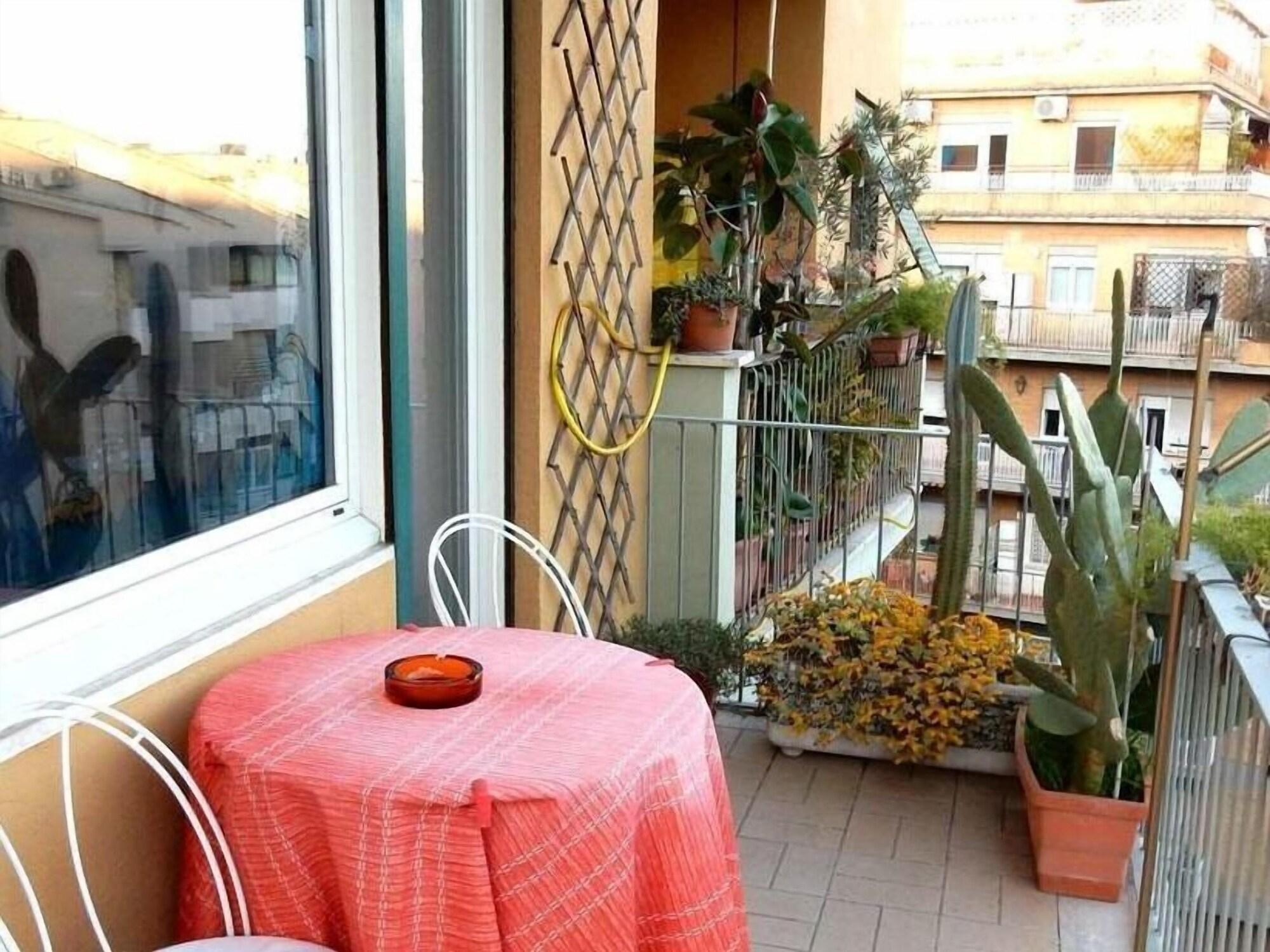 Romulus Rex Hotel Екстериор снимка
