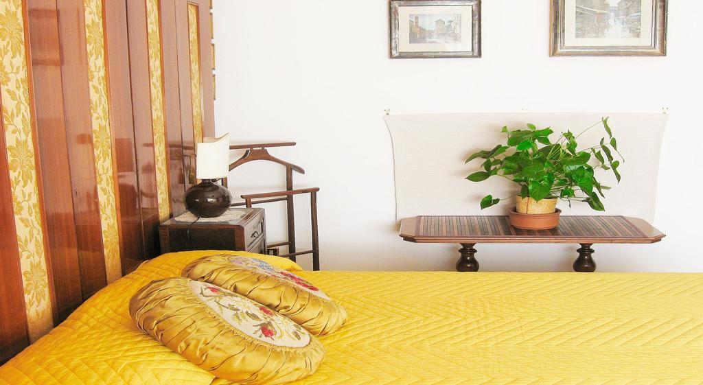 Romulus Rex Hotel Екстериор снимка