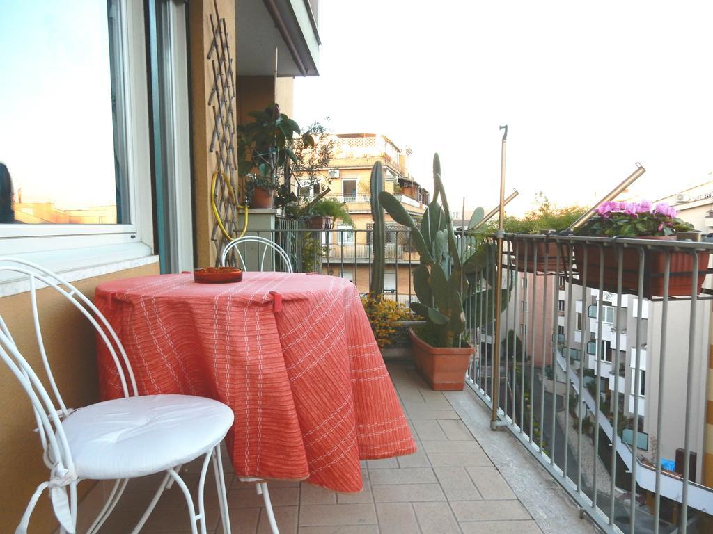 Romulus Rex Hotel Екстериор снимка