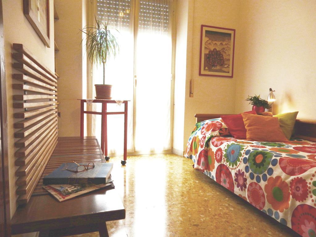 Romulus Rex Hotel Екстериор снимка